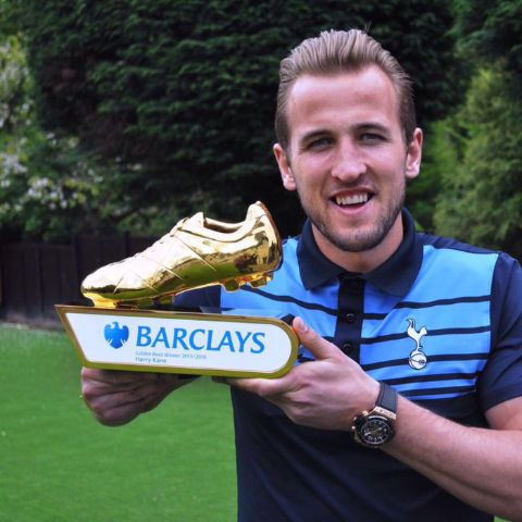 Harry Kane with his EPL golden boot